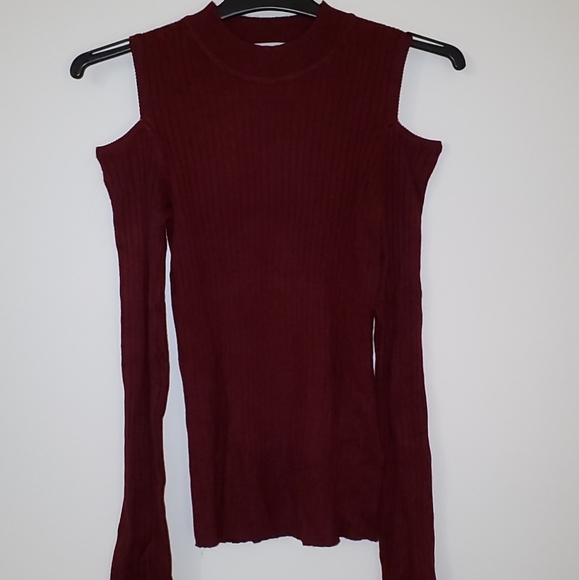 Off shoulder top - Picture 1 of 2